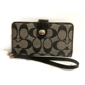 Coach  Signature Design Wristlet